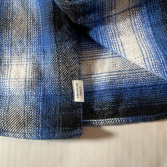 American Eagle Men's Blue & Black Plaid Flannel Shirt - Size Small Classic Fit - Picture 4 of 7